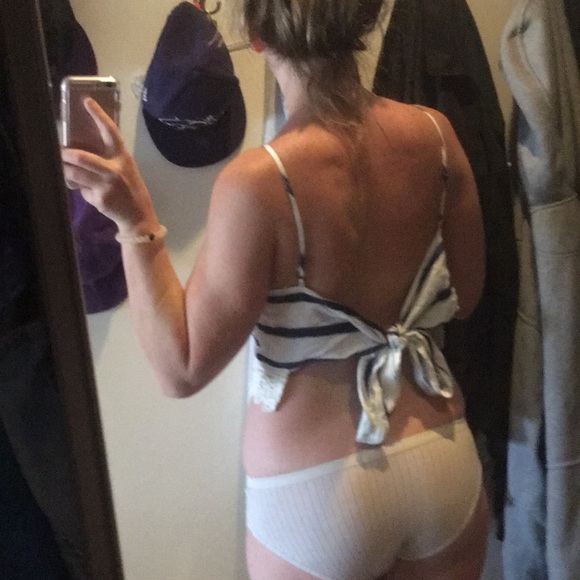 😻Abercrombie Halter top - Picture 2 of 2